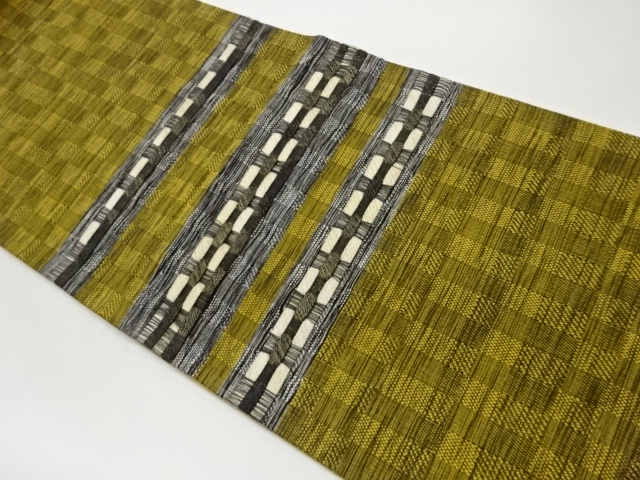 紐通し横段に変わり市松模様織出し袋帯